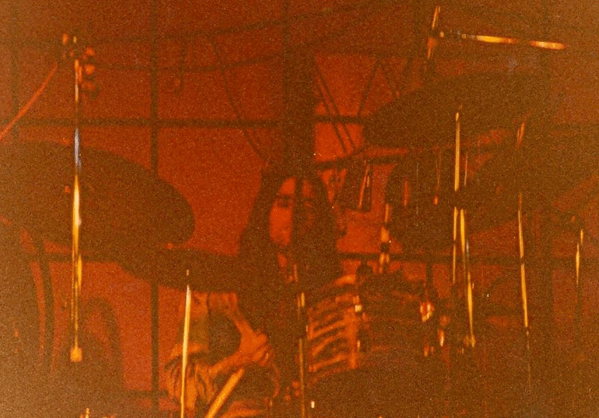 Crack: Manolo and drums